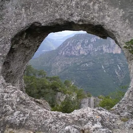 Le Mont Дом отдыха Fraissinet-de-Fourques