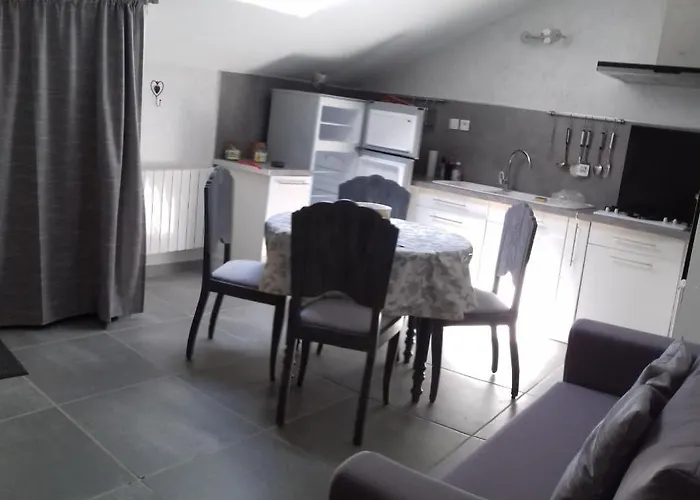 Le Mont * Fraissinet-de-Fourques