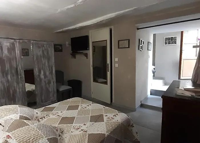 Le Mont Feriehus Fraissinet-de-Fourques